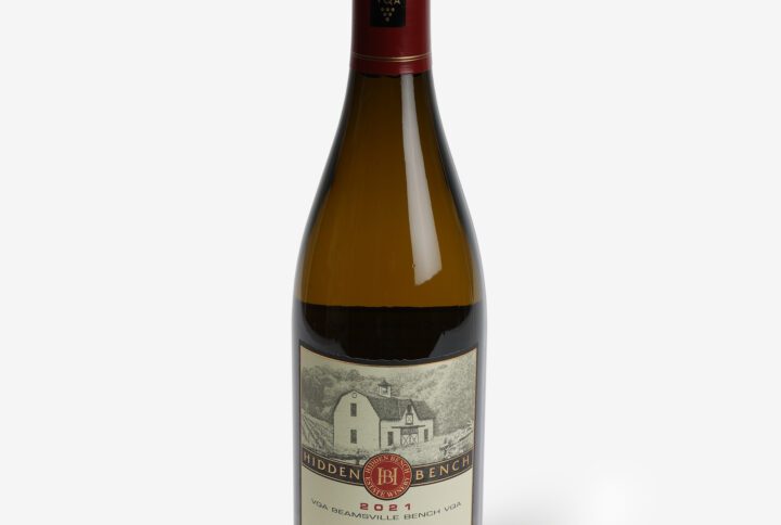 Forsiden af en flaske Estate Chardonnay 2019 fra Hidden Bench